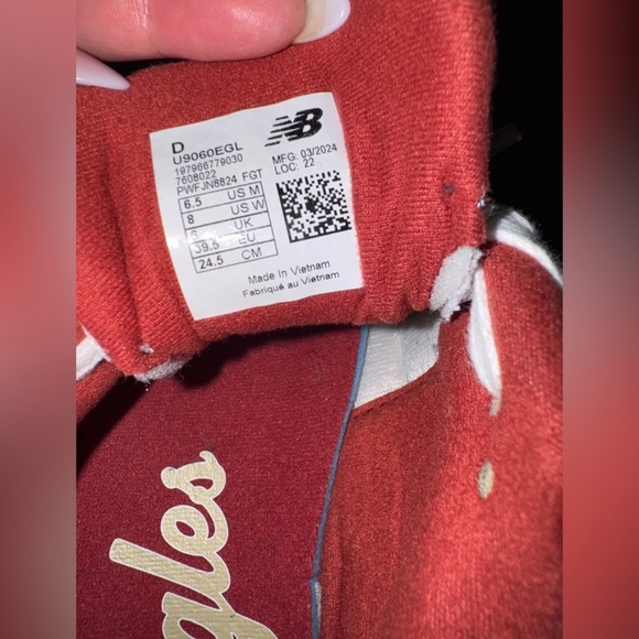 New Balance 9060 Boston College “Eagles” 8 (women’s) - Picture 11 of 16